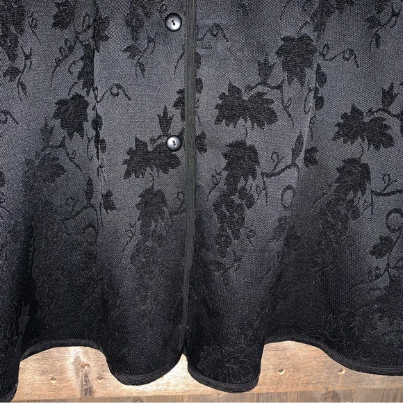 Women’s 2X COLDWATER CREEK Black Reversible Grapes Vines to Paisley Button Coat - Picture 9 of 16